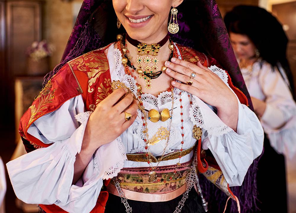 уникальные праздничные национальные женские костюмы Италии